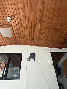 Mia salinass online show from 11-12-25, 03:34