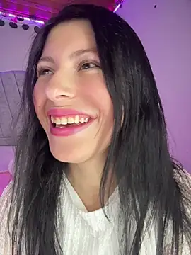 Mia salinass online show from 05-17-26, 02:31