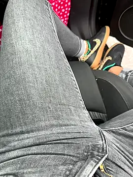 Snapshot of BabyLeopard chatting on 10-13-25, 10:37 BabyLeopard online show from 10-13-25, 10:37