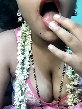 Snapshot of Shneeha_le chatting on 09-09-25, 04:50 Shneeha le online show from 09-09-25, 04:50