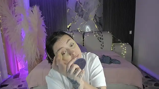 SarahCastro1  online show from 03-29-26, 05:07