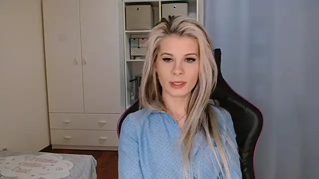 KristineGlow online show from 05-01-26, 06:29