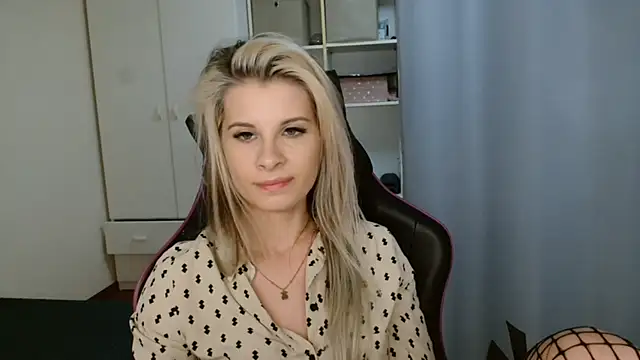 KristineGlow online show from 05-09-26, 06:35