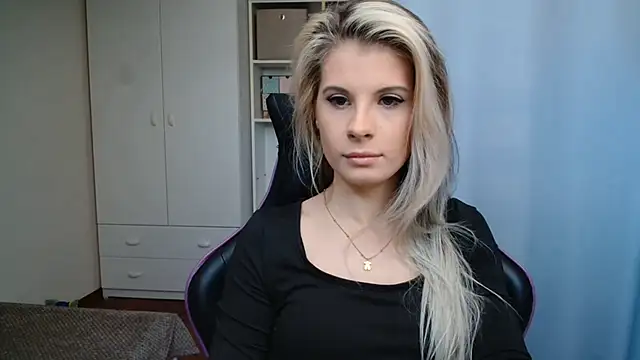 KristineGlow online show from 05-20-26, 06:19