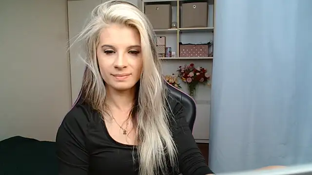 Snapshot of KristineGlow chatting on 07-22-26, 02:20 KristineGlow online show from 07-22-26, 02:20