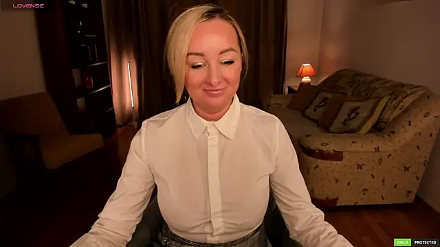 sexmom8 online show from 04-18-26, 07:07