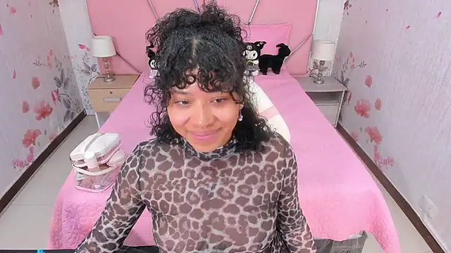 SafiroAgataaa online show from 11-18-25, 03:23