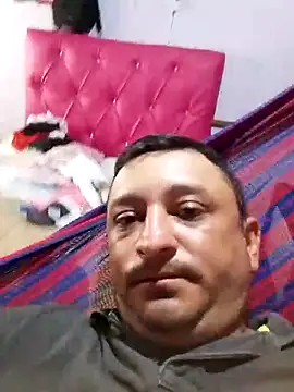 Snapshot of arnaldof50 chatting on 10-13-25, 08:31 arnaldof50 online show from 10-13-25, 08:31