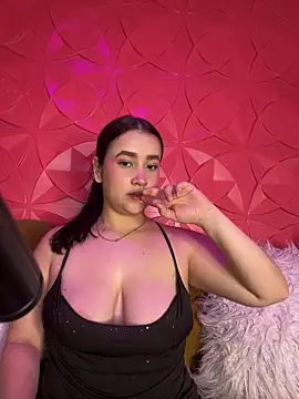 Pinkichloe online show from 05-22-26, 02:44