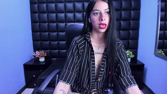 Dulce Miaa  online show from 03-21-26, 06:00