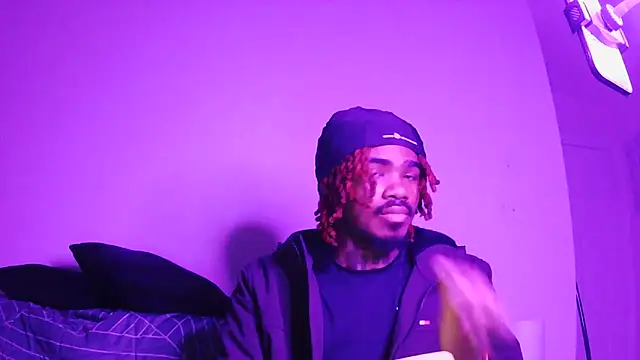 Snapshot of risktakinndolo chatting on 09-28-25, 02:50 risktakinndolo online show from 09-28-25, 02:50