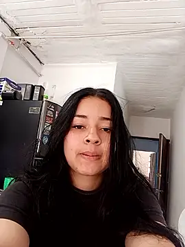 Snapshot of Emmy__ chatting on 11-12-25, 04:51 Emmy online show from 11-12-25, 04:51