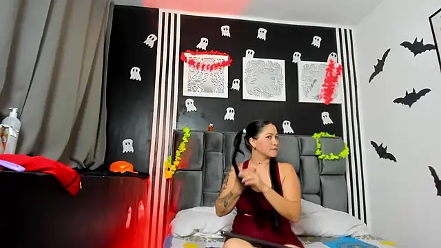 Snapshot of Hornycouple_Hot chatting on 10-22-25, 07:24 Hornycouple Hot online show from 10-22-25, 07:24