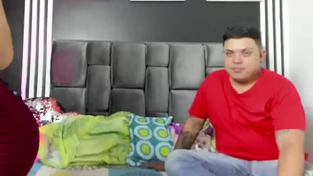 Snapshot of Hornycouple_Hot chatting on 11-15-25, 07:43 Hornycouple Hot online show from 11-15-25, 07:43