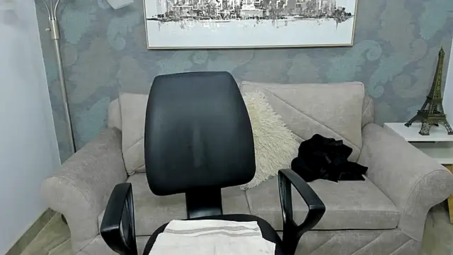 Lucia jane online show from 12-15-25, 11:42