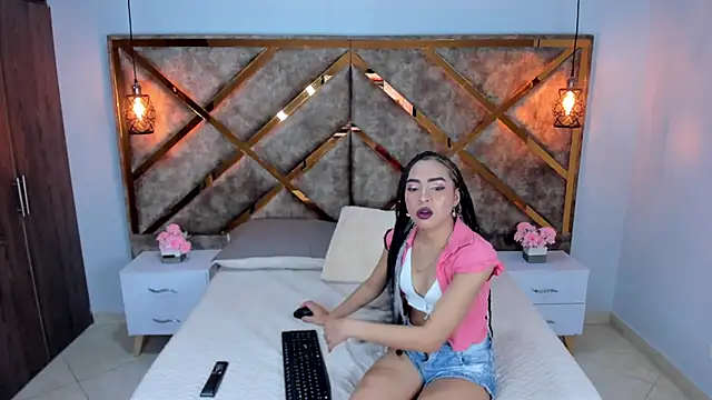 Lucia jane online show from 04-30-26, 08:57