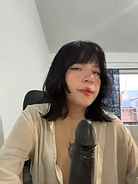 aliciia 23 online show from 11-21-25, 10:52