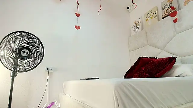 elizawiliamst online show from 03-18-26, 02:09