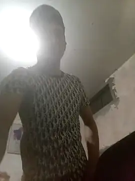 Snapshot of Bebicho14 chatting on 09-27-25, 03:55 Bebicho14 online show from 09-27-25, 03:55