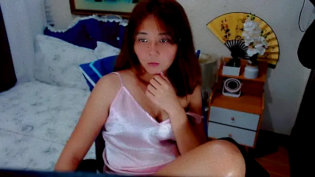 Snapshot of Filipinapoca chatting on 09-27-25, 02:44 Filipinapoca online show from 09-27-25, 02:44