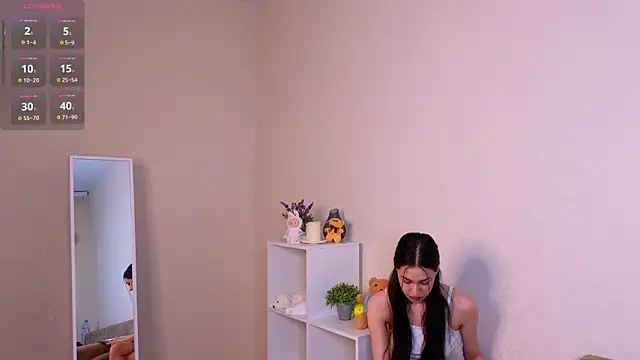 Snapshot of miacuteeee chatting on 10-24-25, 05:09 miacuteeee online show from 10-24-25, 05:09