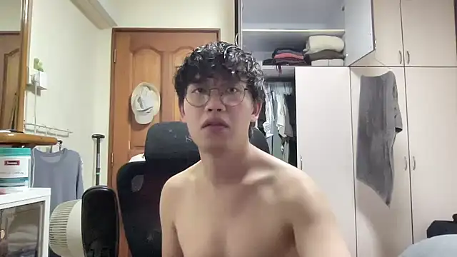 Passionatetwink2 online show from 03-12-26, 09:26