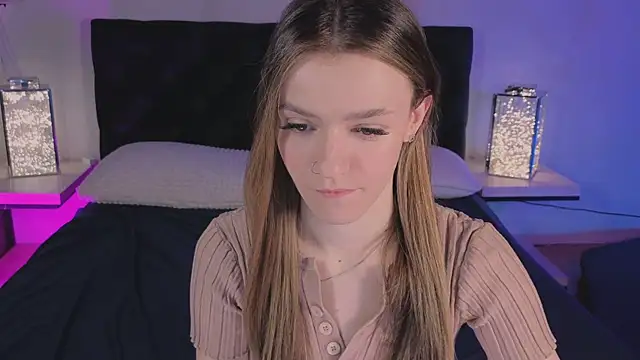 E l i z e  online show from 03-24-26, 05:23