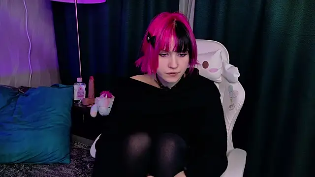 Snapshot of KikiMoor chatting on 10-23-25, 09:19 KikiMoor online show from 10-23-25, 09:19