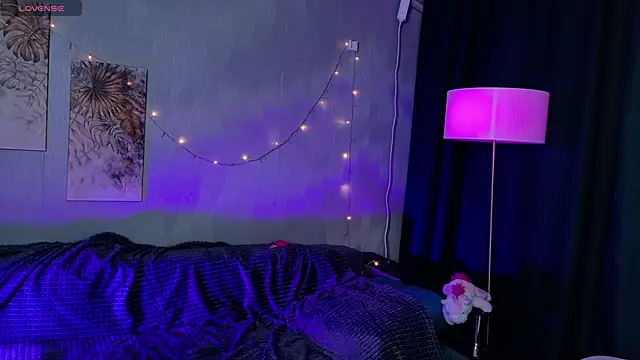 Snapshot of KikiMoor chatting on 11-28-25, 10:51 KikiMoor online show from 11-28-25, 10:51