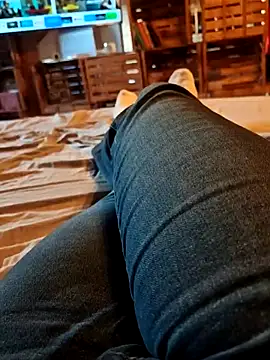 Snapshot of Horny_mummy chatting on 03-15-26, 04:57 Horny mummy online show from 03-15-26, 04:57