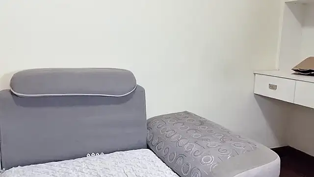 Snapshot of xiaoyang5200 chatting on 12-18-25, 04:02 xiaoyang5200 online show from 12-18-25, 04:02