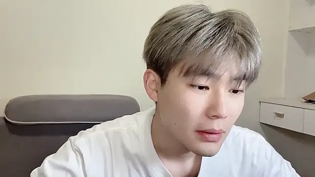 Snapshot of xiaoyang5200 chatting on 01-13-26, 03:06 xiaoyang5200 online show from 01-13-26, 03:06