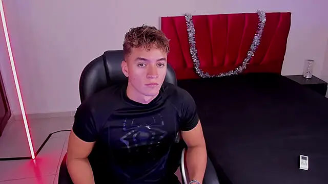 Snapshot of paull_george chatting on 11-21-25, 04:16 paull george online show from 11-21-25, 04:16