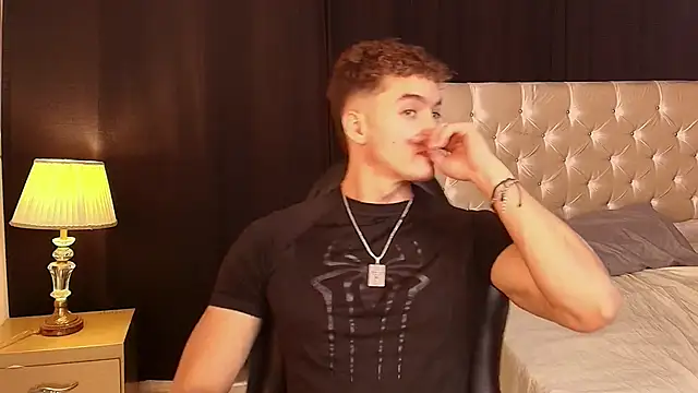 Snapshot of paull_george chatting on 02-21-26, 03:35 paull george online show from 02-21-26, 03:35