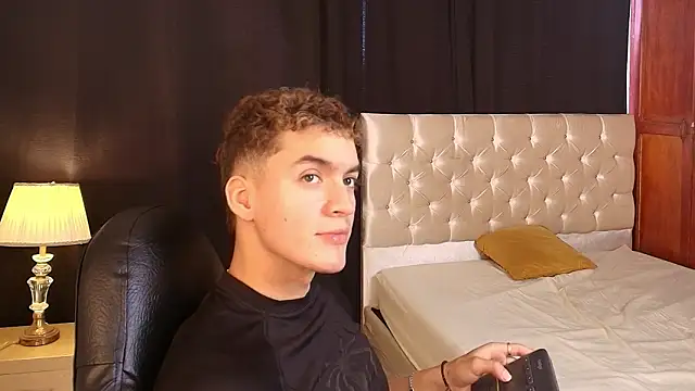 Snapshot of paull_george chatting on 02-24-26, 03:10 paull george online show from 02-24-26, 03:10