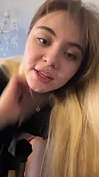 LunaMillie online show from 12-20-25, 02:24