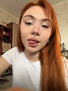 LunaMillie online show from 04-24-26, 10:39