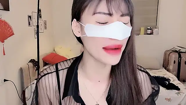 MaiLiiil online show from 10-14-25, 10:49