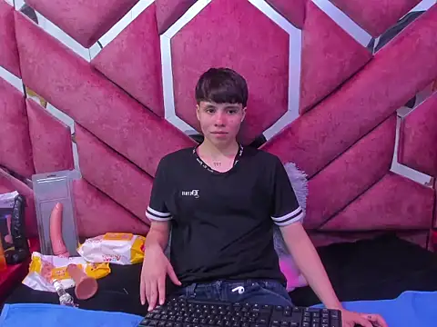 Bruno Cruzz online show from 11-22-25, 02:54