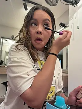 Sky Junne online show from 04-27-26, 05:33