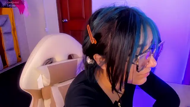 Snapshot of sophiievv chatting on 02-25-26, 09:13 sophiievv online show from 02-25-26, 09:13