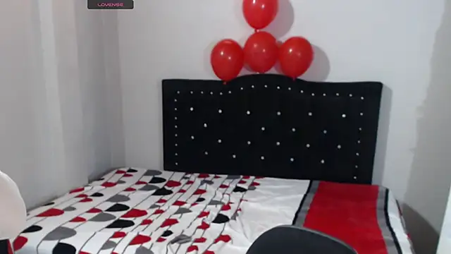 Coraline Playful online show from 10-31-25, 07:15