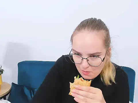 AliceCrazy69 online show from 10-06-25, 10:02