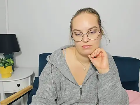 AliceCrazy69 online show from 10-30-25, 02:40