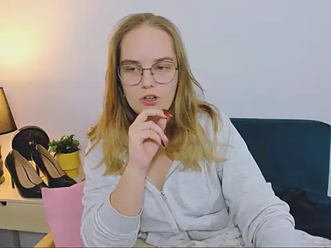 AliceCrazy69 online show from 11-28-25, 01:03