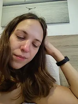 Snapshot of lauflor chatting on 05-11-26, 03:18 lauflor online show from 05-11-26, 03:18