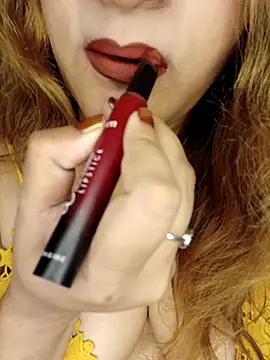 Snapshot of Queen-kohinoor chatting on 11-14-25, 12:37 Queen-kohinoor online show from 11-14-25, 12:37