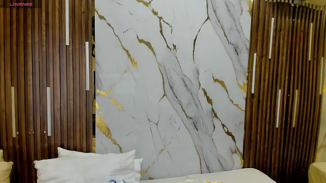 VictoriaDuart online show from 11-21-25, 07:45