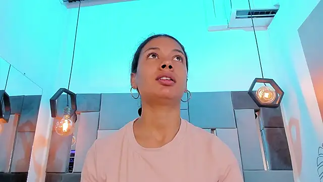 VictoriaDuart online show from 02-11-26, 08:14