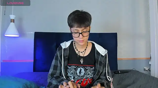 Tsuki Maru online show from 11-12-25, 09:14